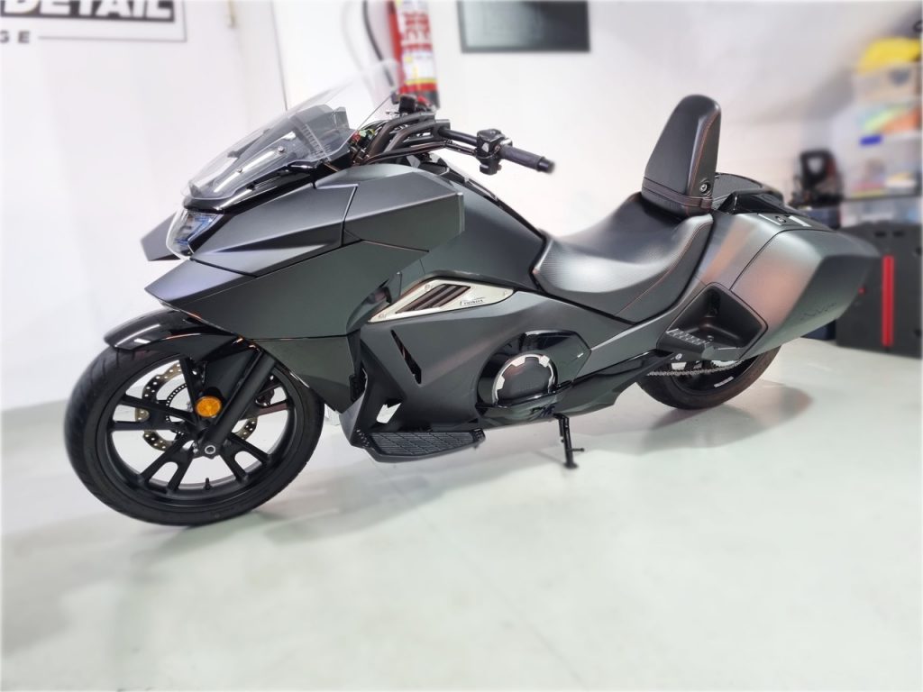 gas detail madrid detailing artesanal honda ventus nm4 3 detallado mejora proteccion coating pulir pulido 1