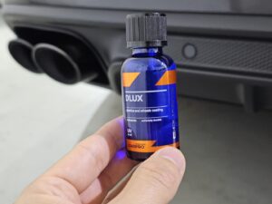 Producto para revestimiento de plásticos y llantas.