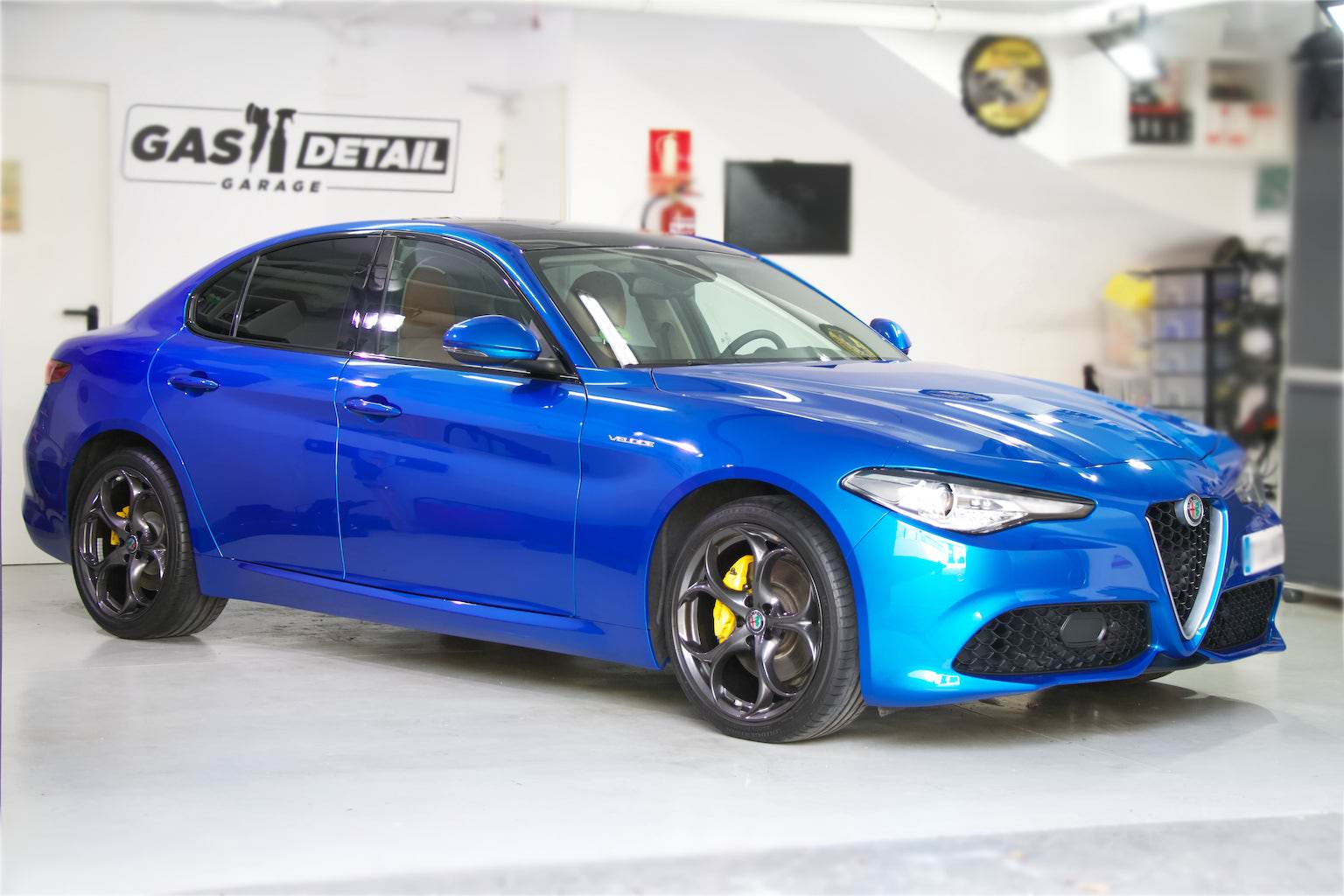 Alfa Romeo Giulia preparado para un lavado detailing